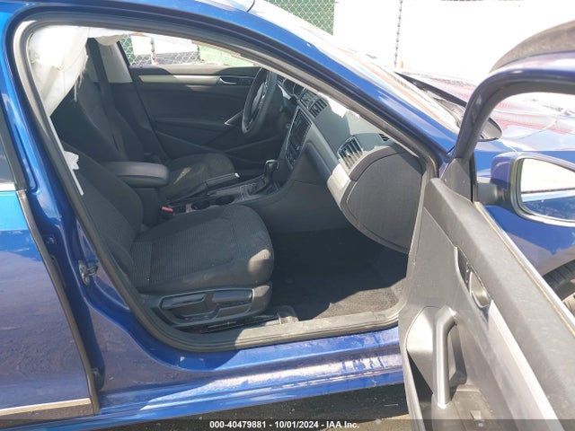 1VWAT7A3XHC059707 Volkswagen Passat 1.8t S