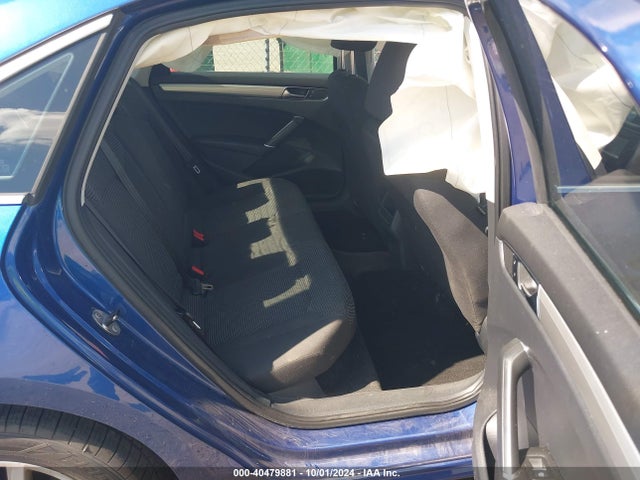 1VWAT7A3XHC059707 Volkswagen Passat 1.8t S