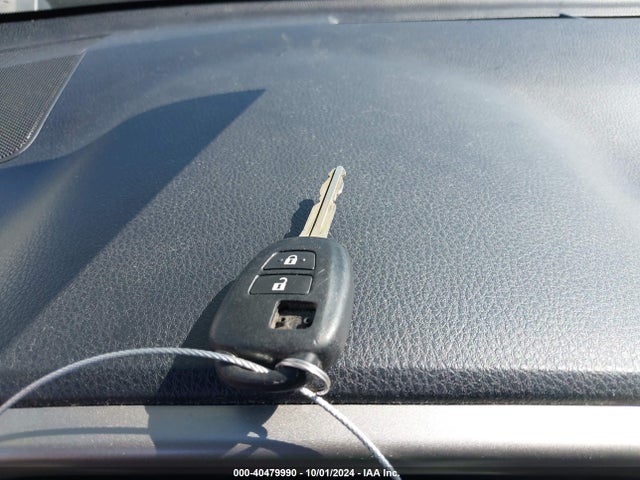 Toyota RAV4 LE 2017 2T3ZFREV0HW376512 Image 11