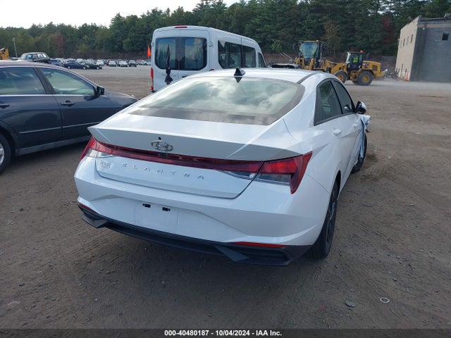 5NPLM4AG8NH063801 Hyundai ELANTRA SEL