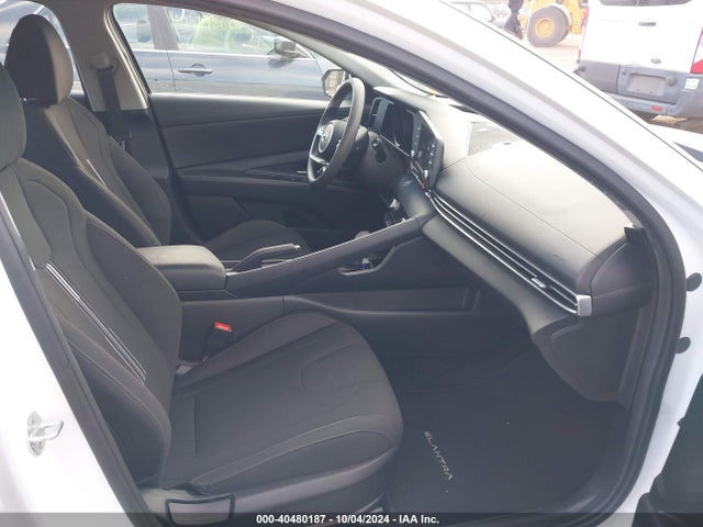 5NPLM4AG8NH063801 Hyundai ELANTRA SEL