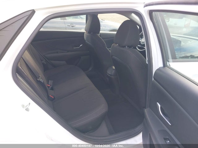 5NPLM4AG8NH063801 Hyundai ELANTRA SEL