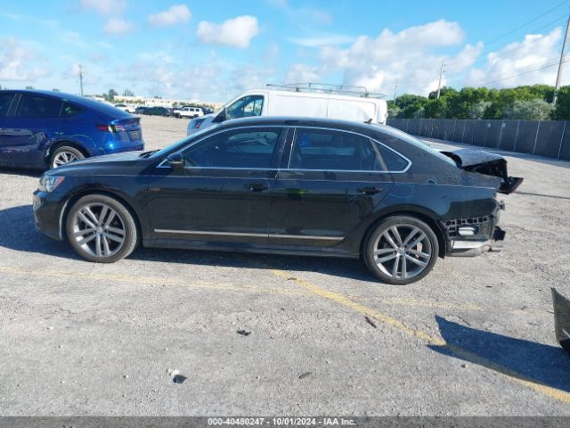 1VWAT7A35GC036821 Volkswagen Passat 1.8t R-line