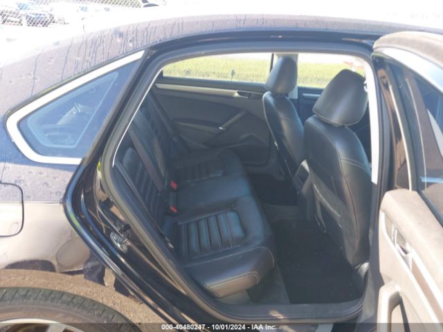 1VWAT7A35GC036821 Volkswagen Passat 1.8t R-line