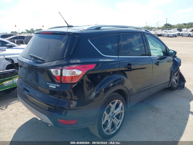 Ford Escape Titanium 2017 1FMCU0J95HUC78133 Image 4