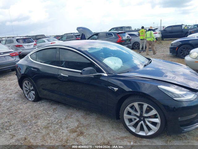Tesla Model 3 Long Range/mid Range 2018 5YJ3E1EA0JF017504 Image 12