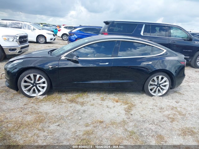 Tesla Model 3 Long Range/mid Range 2018 5YJ3E1EA0JF017504 Image 13