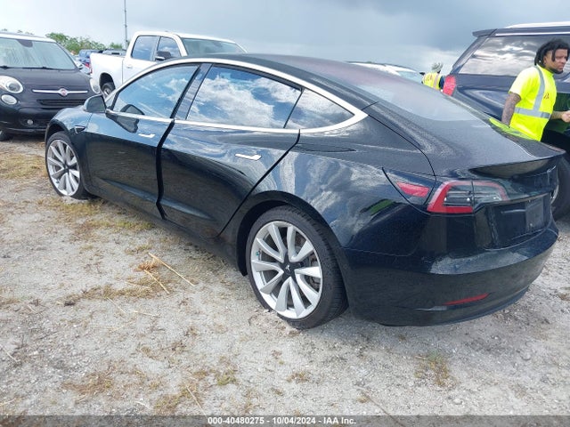 2018 TESLA MODEL 3 5YJ3E1EA0JF017504 Photo 2