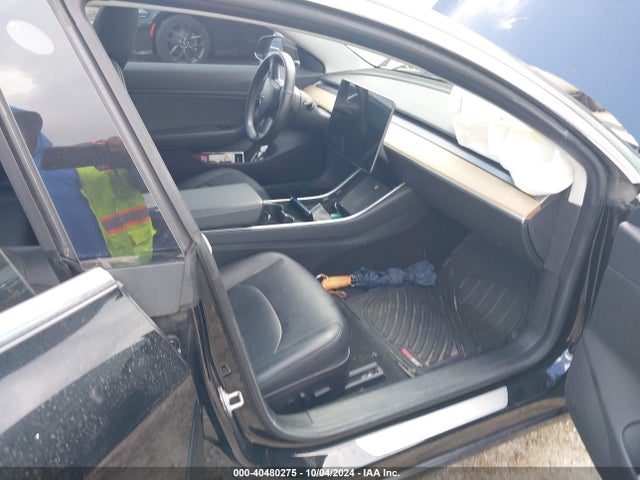 2018 TESLA MODEL 3 5YJ3E1EA0JF017504 Photo 4