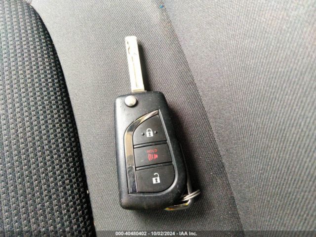 2T3F1RFV2MC215011 Toyota RAV4 LE