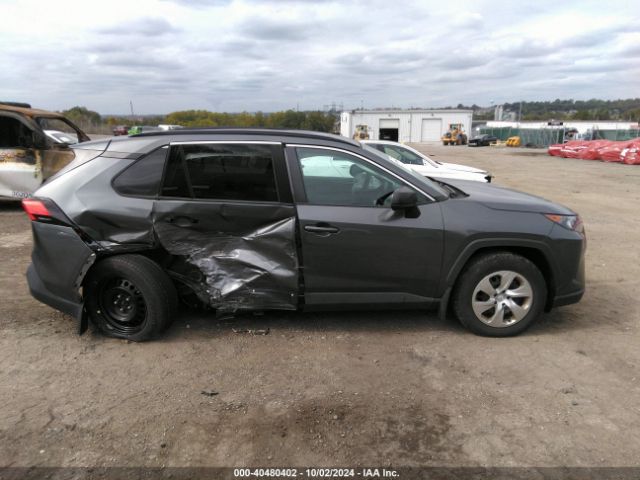 2T3F1RFV2MC215011 Toyota RAV4 LE