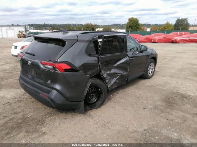 2T3F1RFV2MC215011 Toyota RAV4 LE