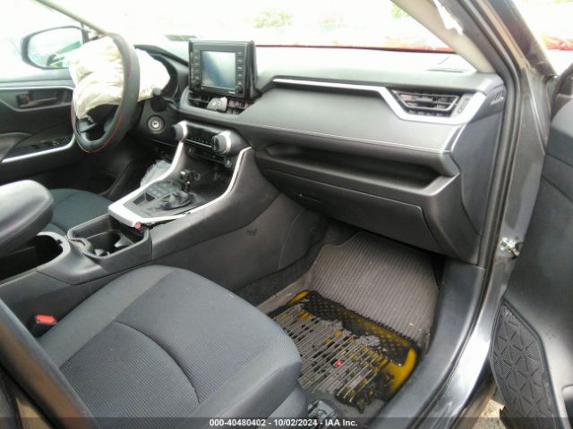 2T3F1RFV2MC215011 Toyota RAV4 LE