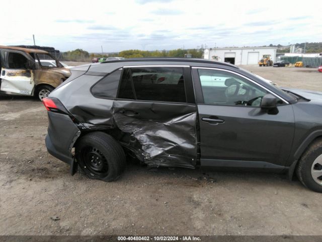 2T3F1RFV2MC215011 Toyota RAV4 LE