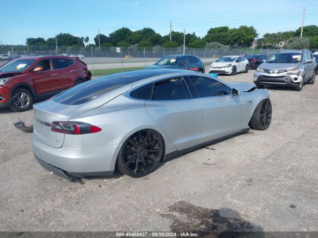 5YJSA1H1XEFP32301 Tesla Model S P85