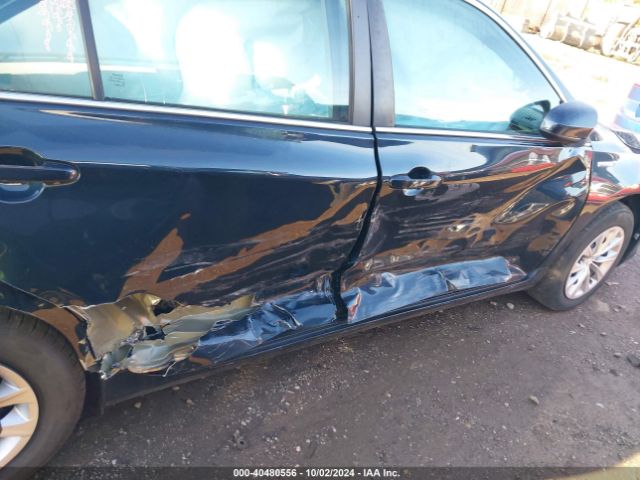 4T1BD1FK8HU214715 Toyota Camry Hybrid Le