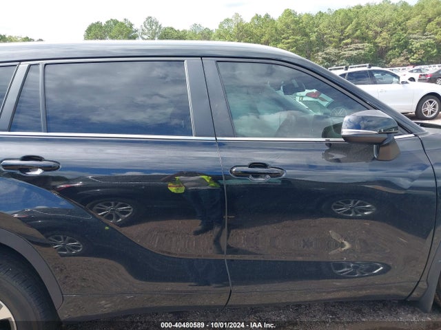 Toyota Highlander Xle 2024 5TDKDRAH5RS530058 Image 13