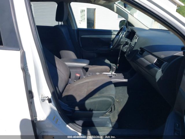 JA4AZ3A31GZ014316 Mitsubishi Outlander Se