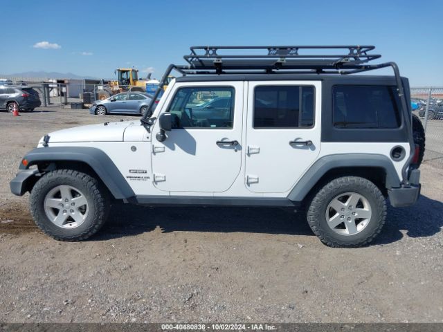 1C4BJWDG2GL198458 Jeep Wrangler Unlimited Sport