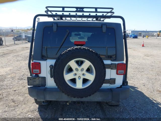 1C4BJWDG2GL198458 Jeep Wrangler Unlimited Sport