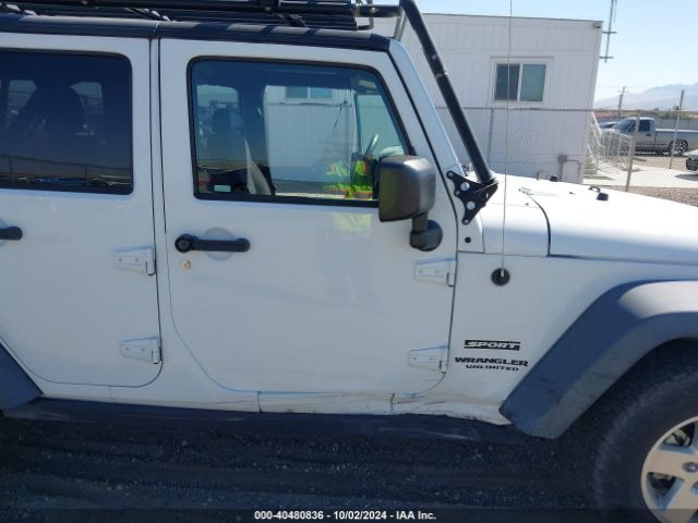 1C4BJWDG2GL198458 Jeep Wrangler Unlimited Sport