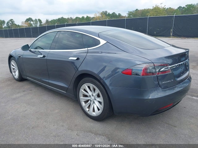 2017 TESLA MODEL S 5YJSA1E27HF230606 Photo 2