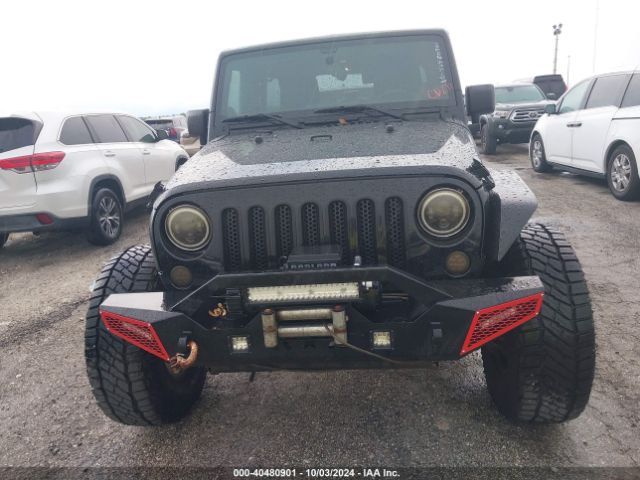 1C4HJWEG2EL292801 Jeep Wrangler Unlimited Sahara