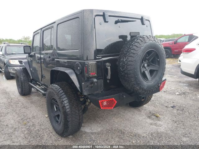 1C4HJWEG2EL292801 Jeep Wrangler Unlimited Sahara