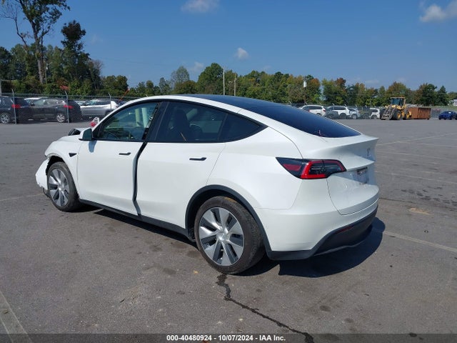 2021 TESLA MODEL Y 5YJYGDED0MF109180 Photo 2