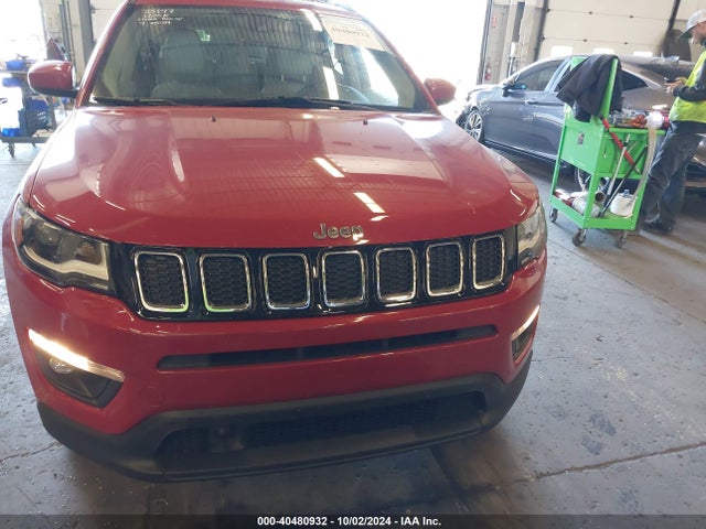 3C4NJCBB9JT351531 Jeep Compass Latitude Fwd