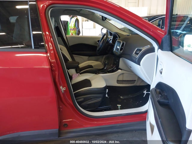 3C4NJCBB9JT351531 Jeep Compass Latitude Fwd