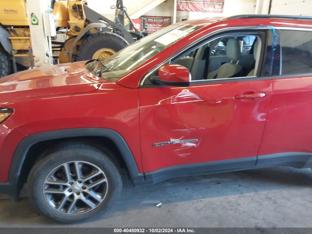 3C4NJCBB9JT351531 Jeep Compass Latitude Fwd