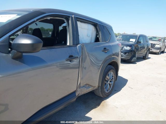 JN8AT3AA6MW004727 Nissan Rogue S Fwd