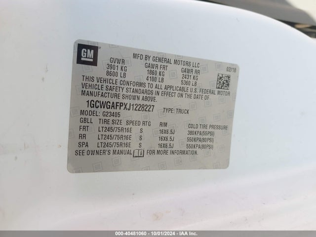 Chevrolet Express 2500 Work Van 2018 1GCWGAFPXJ1228227 Image 9