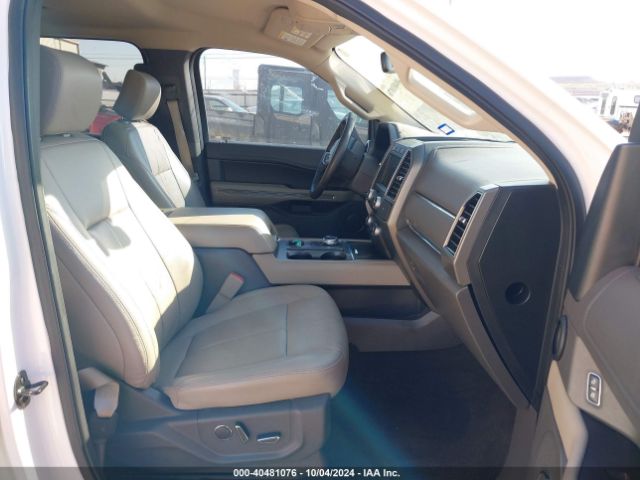 1FMJU1HTXKEA22599 Ford Expedition Xlt