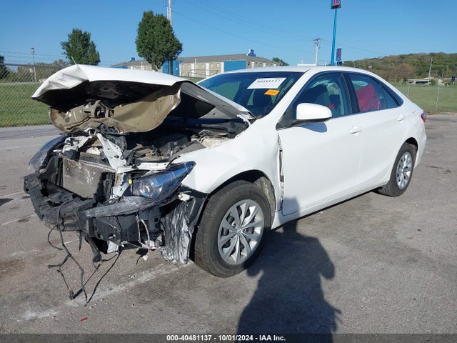 Toyota CAMRY LE 2017 4T1BF1FK0HU426017 Image 2