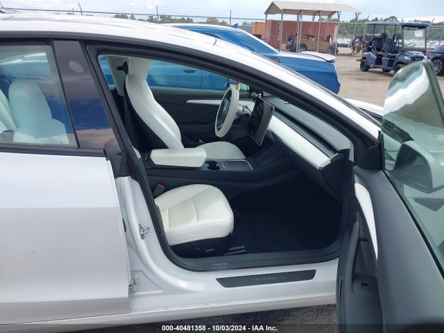 2022 TESLA MODEL 3 5YJ3E1EA4NF327225 Photo 4