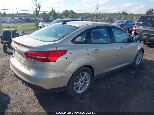 Ford FOCUS SE 2018 1FADP3F2XJL275971 Image 4