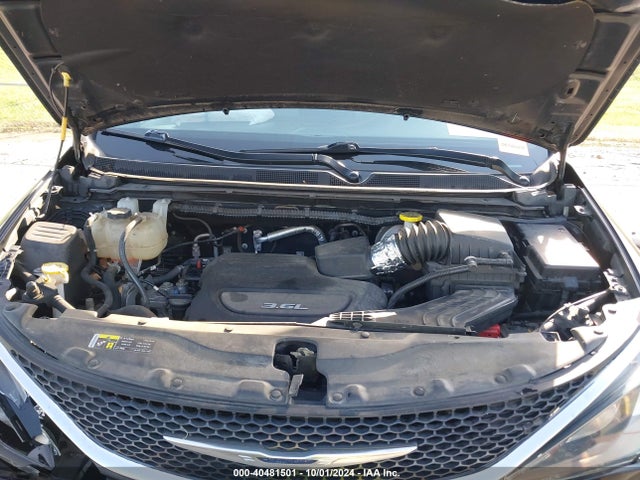 2C4RC1DG7HR554939 Chrysler Pacifica Touring