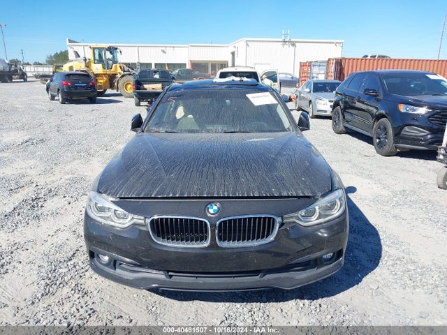 BMW 320i 2018 WBA8E1G51JNU89201 Image 12