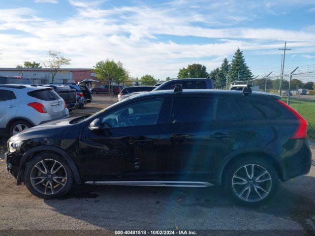 YV4612HK9F1000765 Volvo V60 Cross Country T5