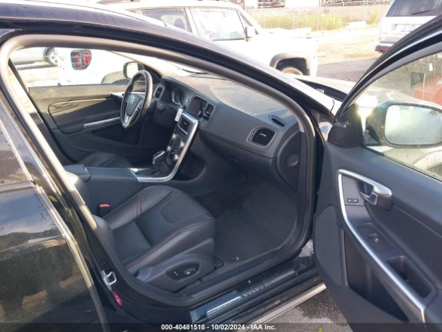 YV4612HK9F1000765 Volvo V60 Cross Country T5