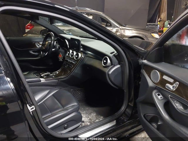 55SWF6GB9FU024986 Mercedes-Benz C 400 4matic