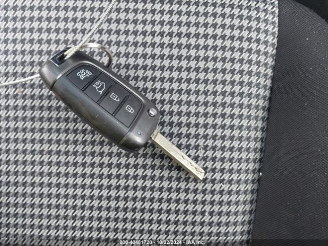 KM8K12AA8KU245807 Hyundai Kona Se