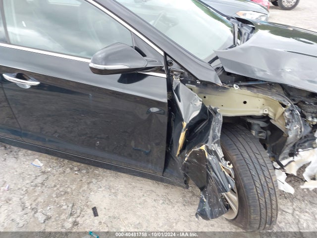 Hyundai Sonata Limited 2019 5NPE34AF4KH821129 Image 16