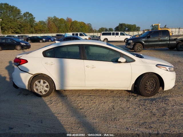 KIA FORTE LX 2017 3KPFK4A77HE065549 Image 13
