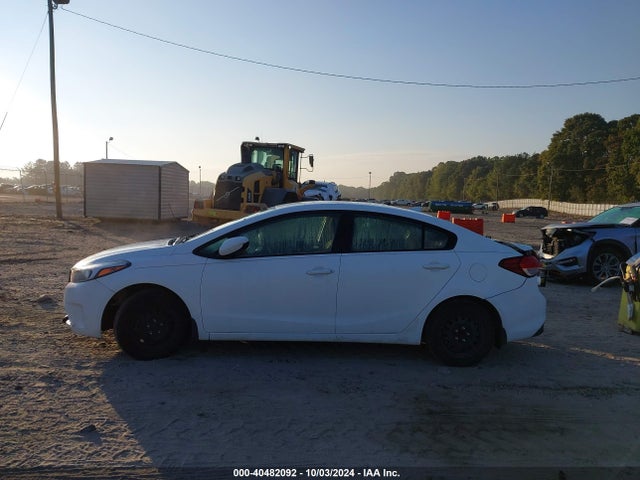 KIA FORTE LX 2017 3KPFK4A77HE065549 Image 14