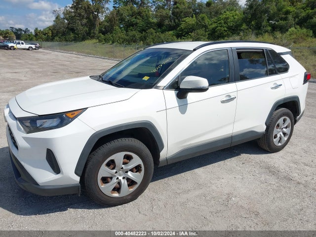 Toyota RAV4 LE 2019 JTMK1RFV1KD005586 Image 2