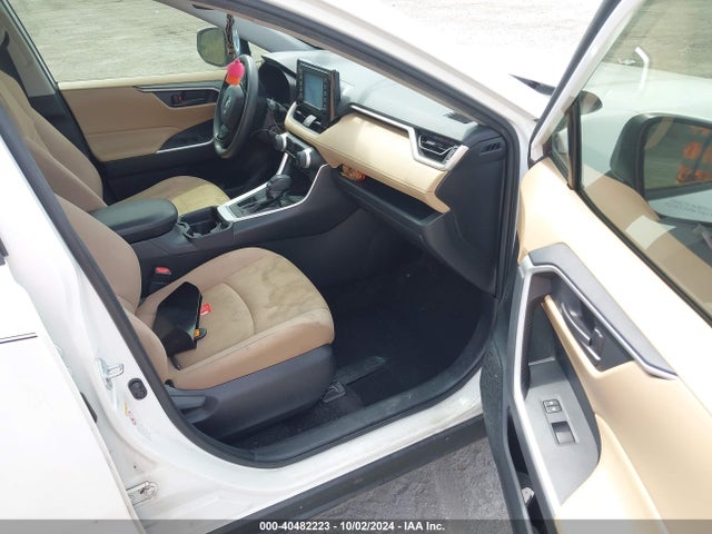 Toyota RAV4 LE 2019 JTMK1RFV1KD005586 Image 5