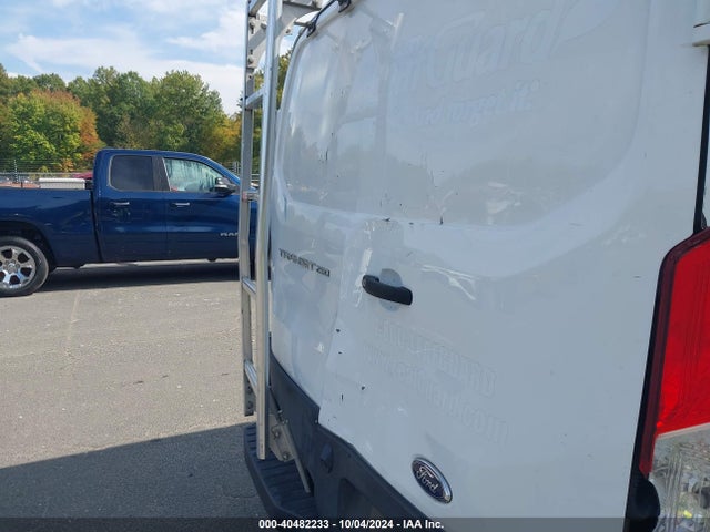 Ford Transit-250 2019 1FTYR2ZM0KKA30570 Image 17
